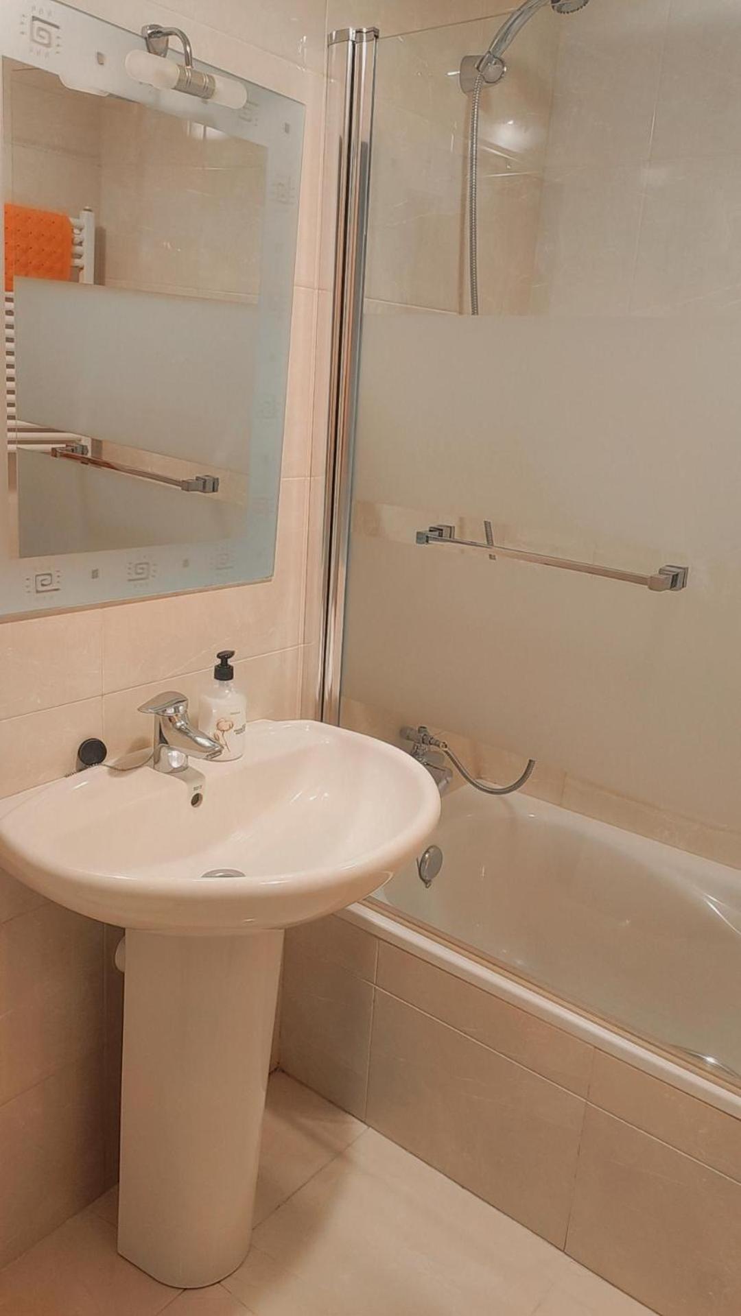 Habitacion Renfe Pamplona Buitenkant foto