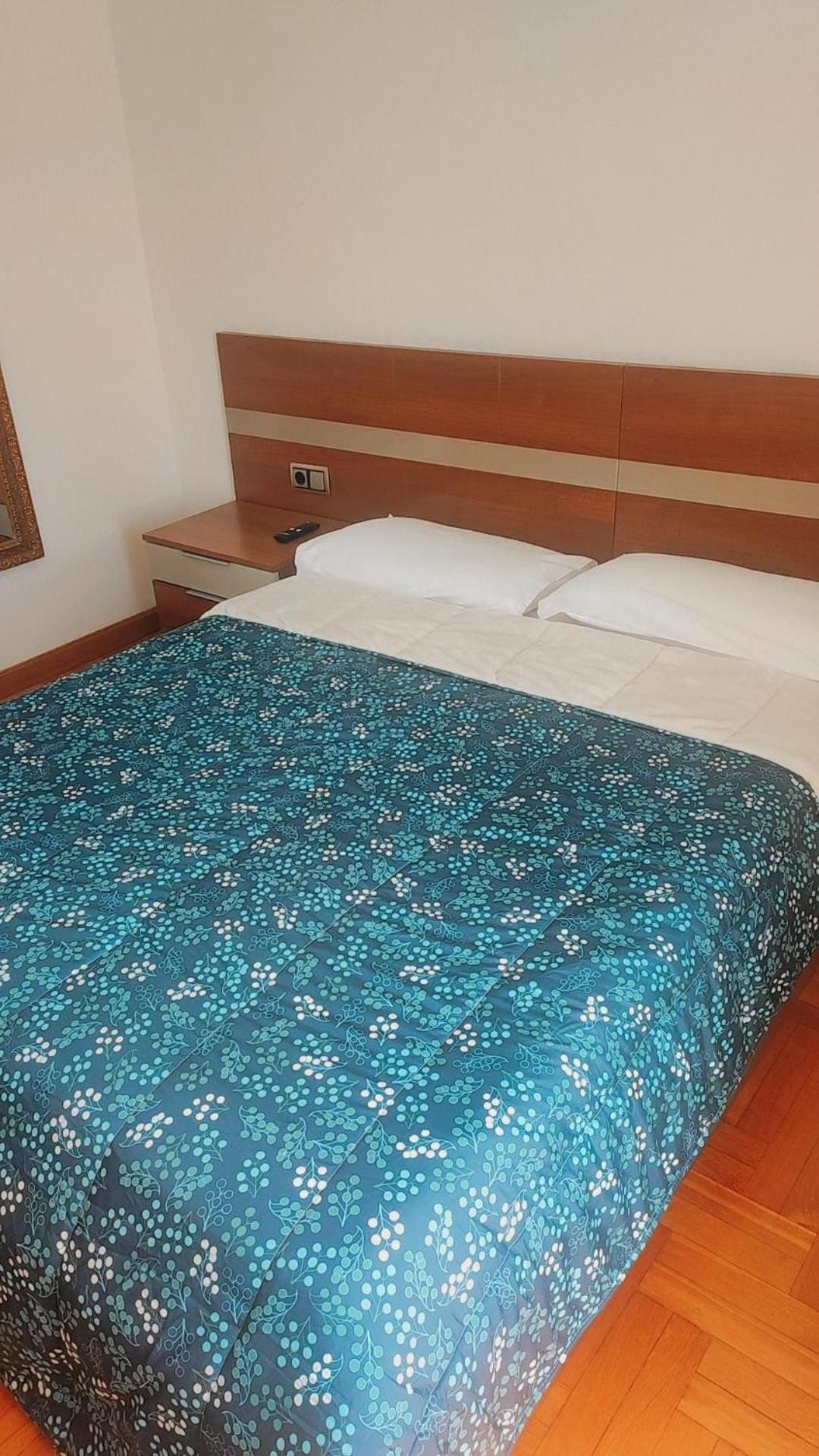 Habitacion Renfe Pamplona Buitenkant foto